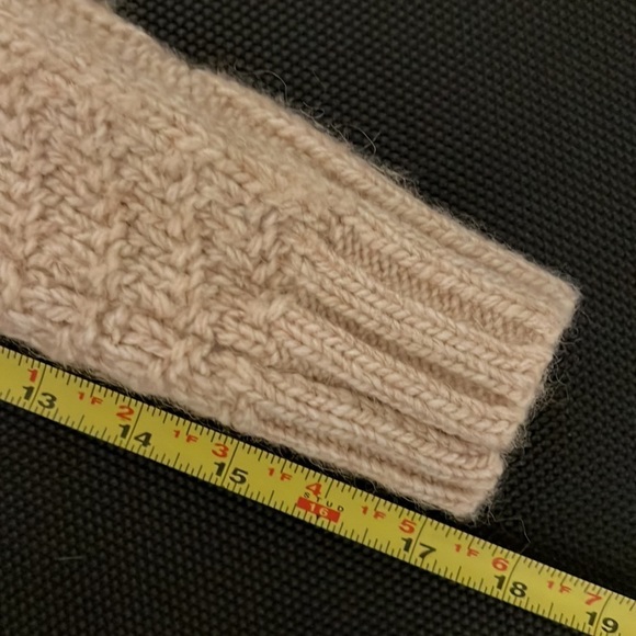 Banana Republic-Cable Knit Fringe Hem Sweater - Picture 12 of 15